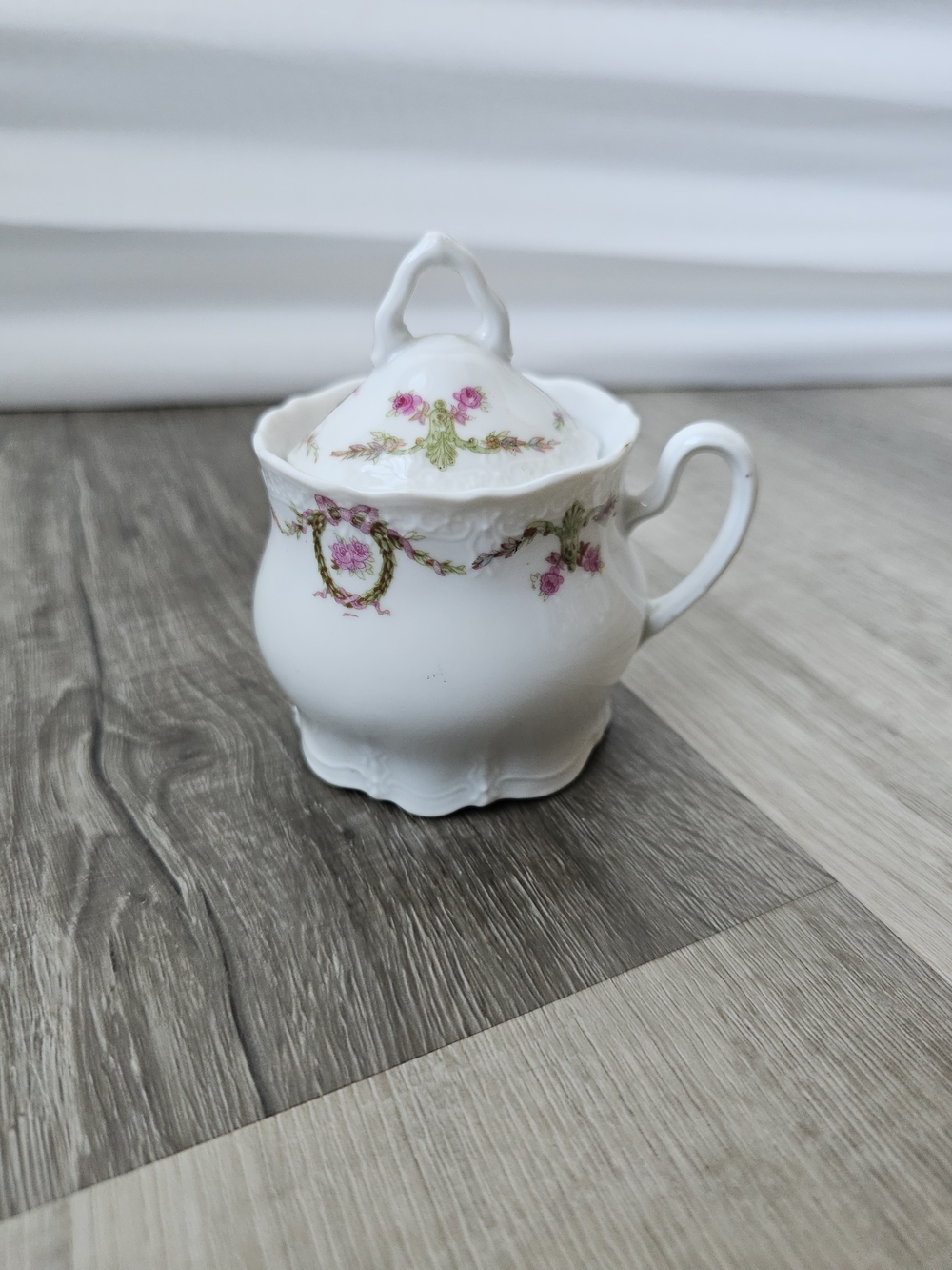 Porcelain Covered Sugar Bowl with Pink Rose Garland